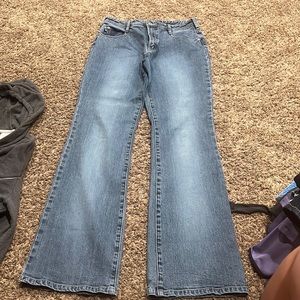 Express Women’s Jeans. Stretch Fit.